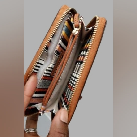 Tory Burch Kerrington Wristlet - Picture 6 of 6